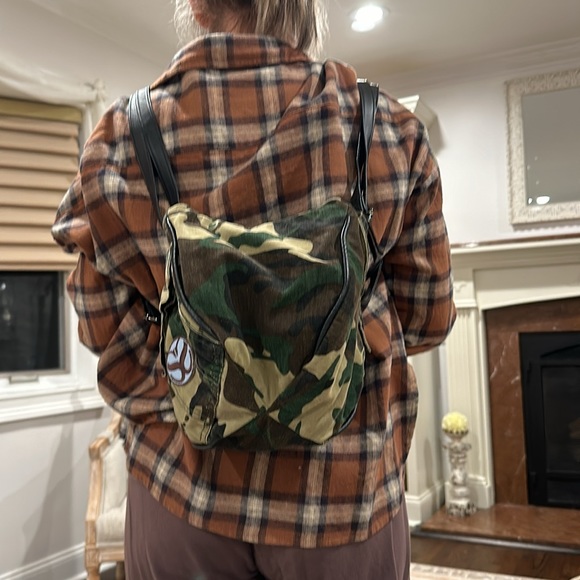 Leather and camo Cross body and backpack - Picture 10 of 11